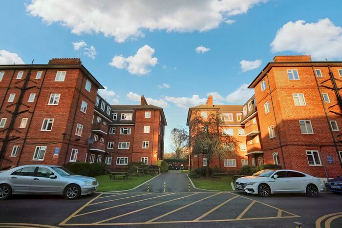 2 Bedroom Flat To Rent In North End Road, Wembley, HA9