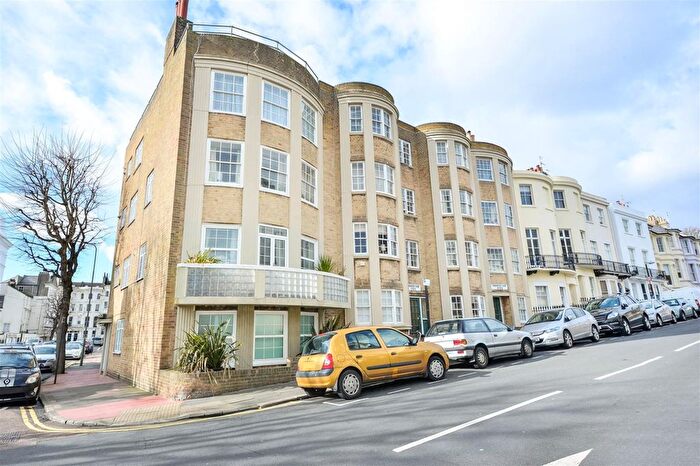 2 Bedroom Flat To Rent In Chichester Close, Chichester Place, Brighton, East Sussex, BN2