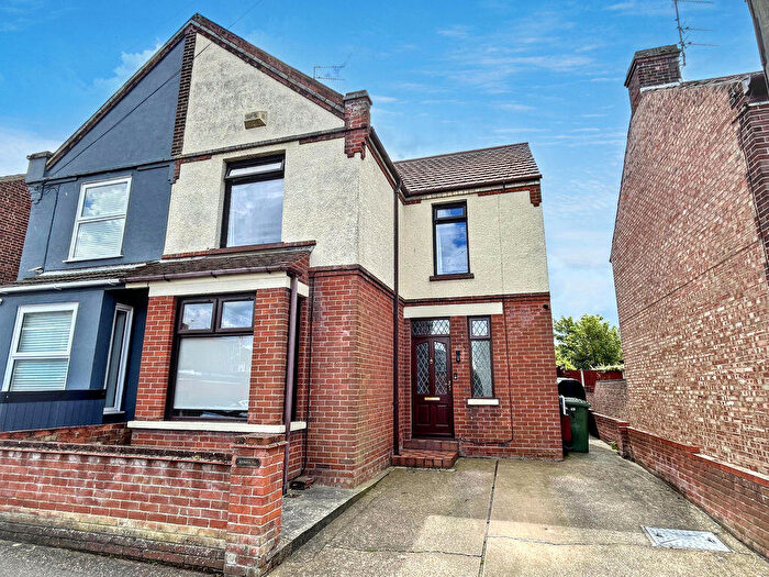 3 Bedroom Semi Detached House For Sale In Colomb Road, Gorleston, NR31