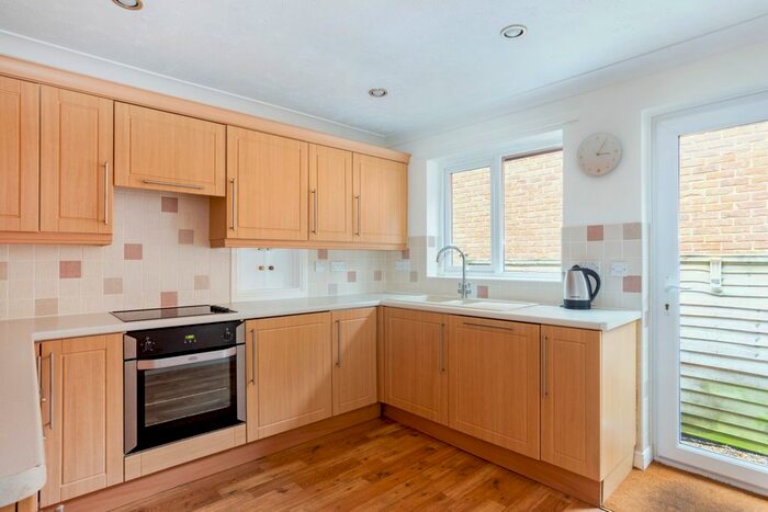 3 Bedroom Detached House To Rent In Lynn Way, Kings Worthy, Winchester, SO23