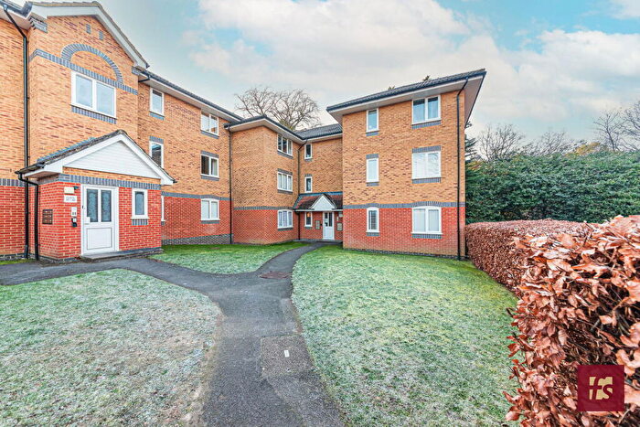 1 Bedroom Apartment To Rent In Masefield Gardens, Crowthorne, Berkshire, RG45