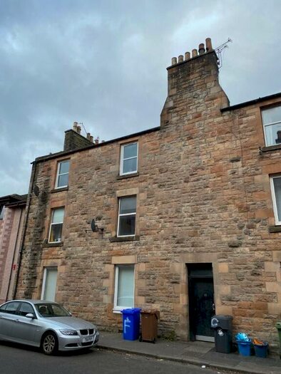 3 Bedroom Flat To Rent In James Street, Riverside, Stirling, FK8