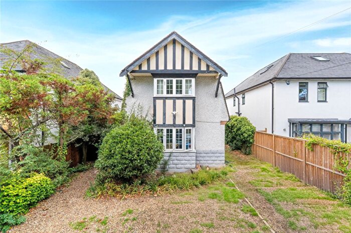 3 Bedroom Detached House For Sale In Wensleydale Road, Hampton, TW12