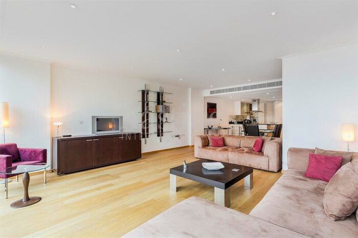 2 Bedroom Apartment To Rent In West India Quay, Hertsmere Road, Canary Wharf, London, E14