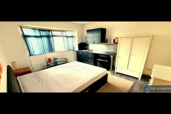 Studio To Rent In Chatsworth Road, Poole, BH14