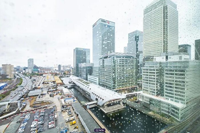 2 Bedroom Apartment To Rent In Hertsmere Road, London, E14