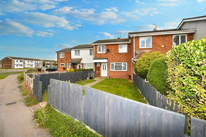 3 Bedroom House To Rent In Please Press The Enquire Button - Crossways, Canvey Island, SS8