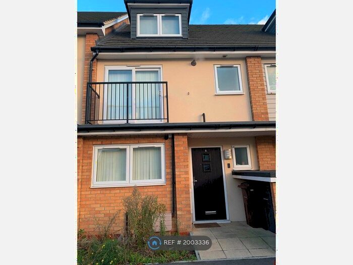 4 Bedroom Terraced House To Rent In Sartoria Close, Grays, RM20