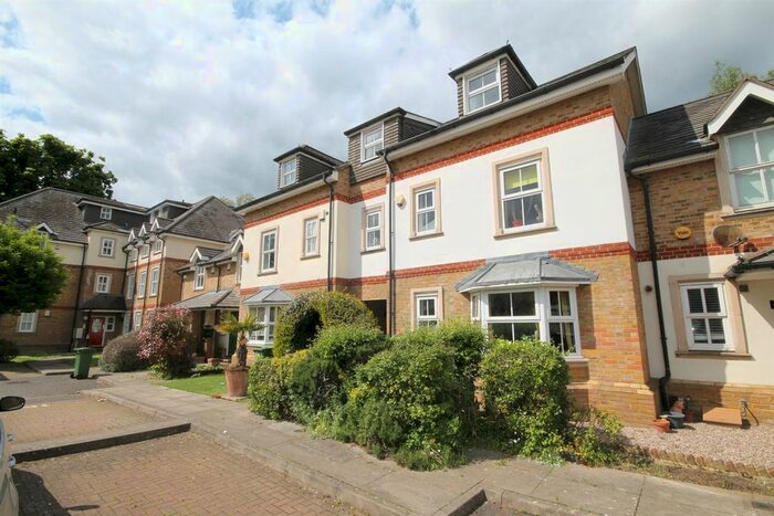 3 Bedroom Semi-Detached House To Rent In Church Paddock Court, Wallington, SM6