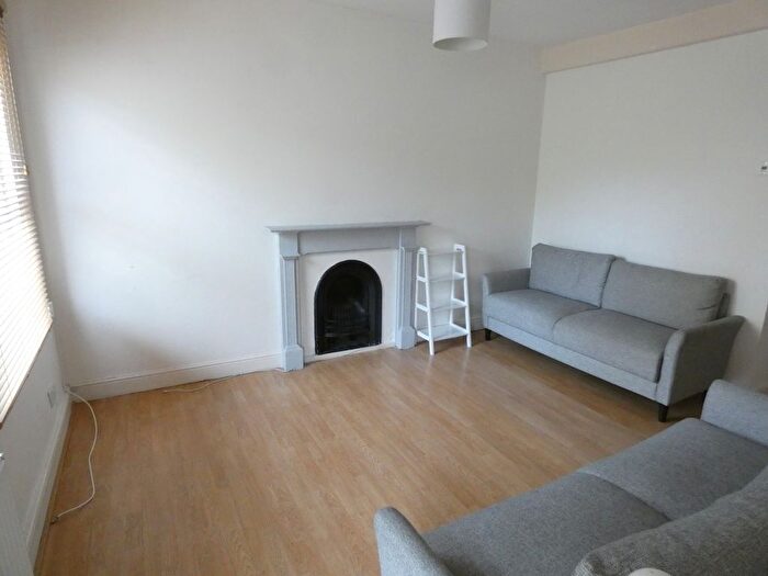 3 Bedroom Flat To Rent In Leytonstone High Road, Leytonstone, E11