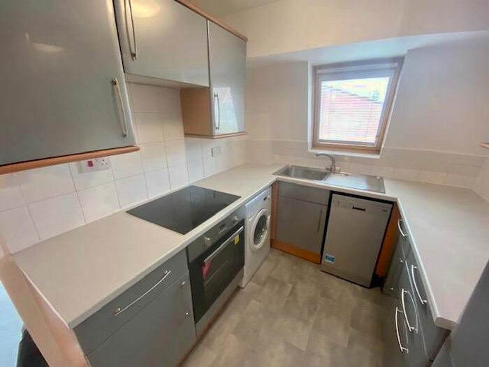 2 Bedroom Flat To Rent In Frascati Way, Maidenhead SL6