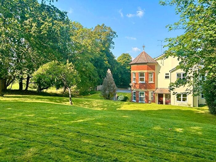 1 Bedroom Apartment For Sale In Guildford Road, Farnham, GU10