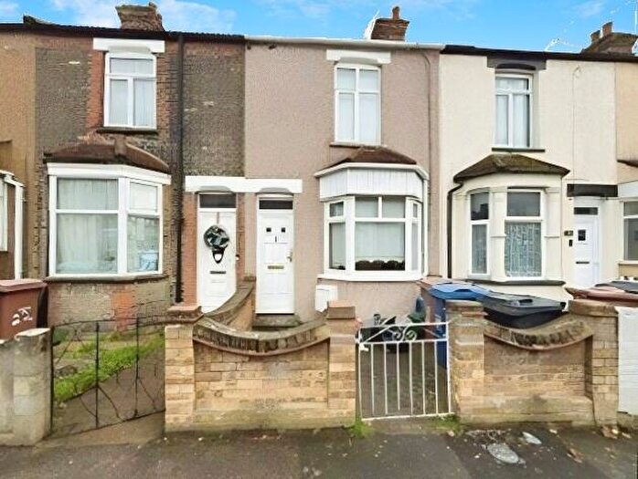 3 Bedroom Terraced House To Rent In Kent Road, Grays, RM17