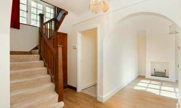 5 Bedroom Property To Rent In Brassey Road, Oxted, RH8