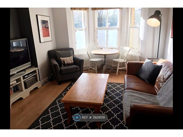 2 Bedroom Flat To Rent In Pulross Road, London, SW9