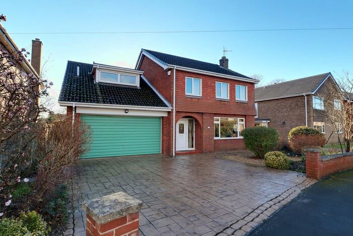 4 Bedroom Detached House For Sale In The Meadows, Westwoodside, DN9