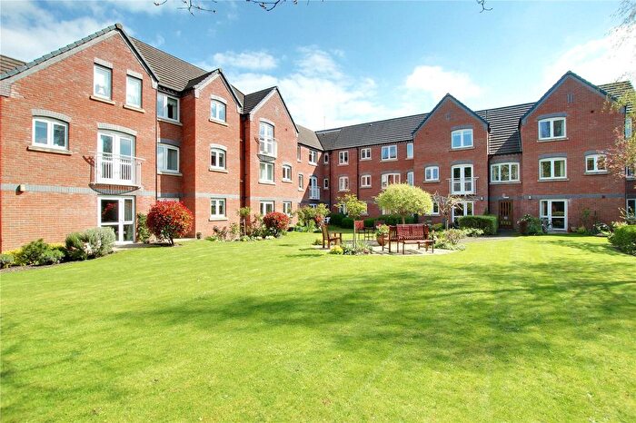 1 Bedroom Flat For Sale In Tower Hill, Droitwich, Worcestershire, WR9