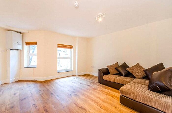 2 Bedroom Flat To Rent In High Street, London, N8
