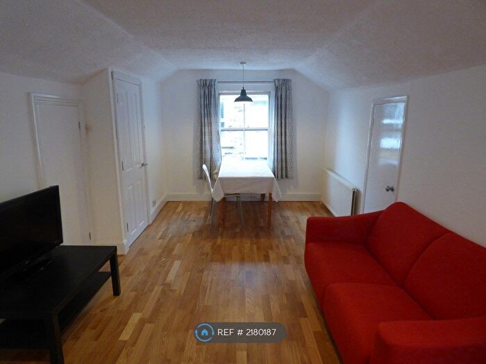 2 Bedroom Terraced House To Rent In East Dulwich Road, London, SE22