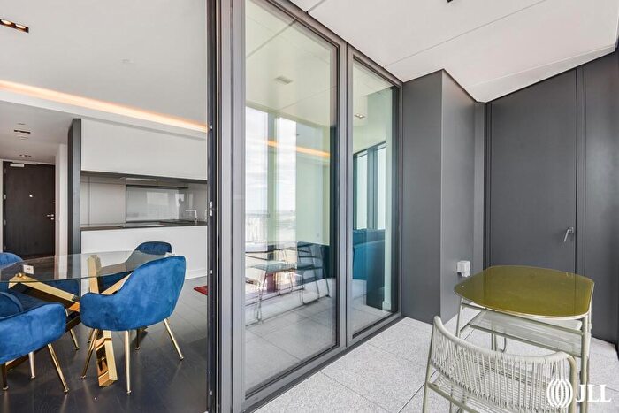 2 Bedroom Apartment To Rent In Amory Tower, Marsh Wall, E14