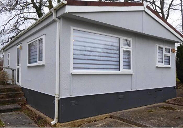 2 Bedroom Detached House To Rent In Baddesley Road Southampton, SO52