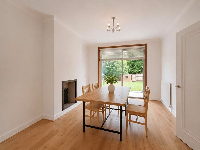3 Bedroom Semi-Detached House To Rent In Walmington Fold, Woodside Park, London, N12