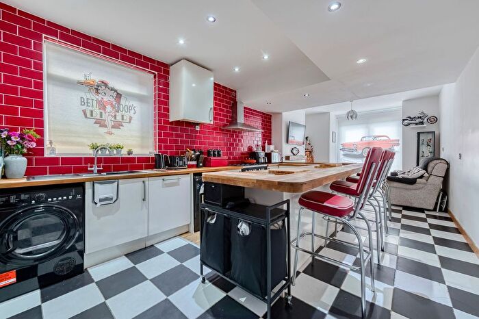 5 Bedroom Terraced House For Sale In Avondale Road, Gorleston, NR31