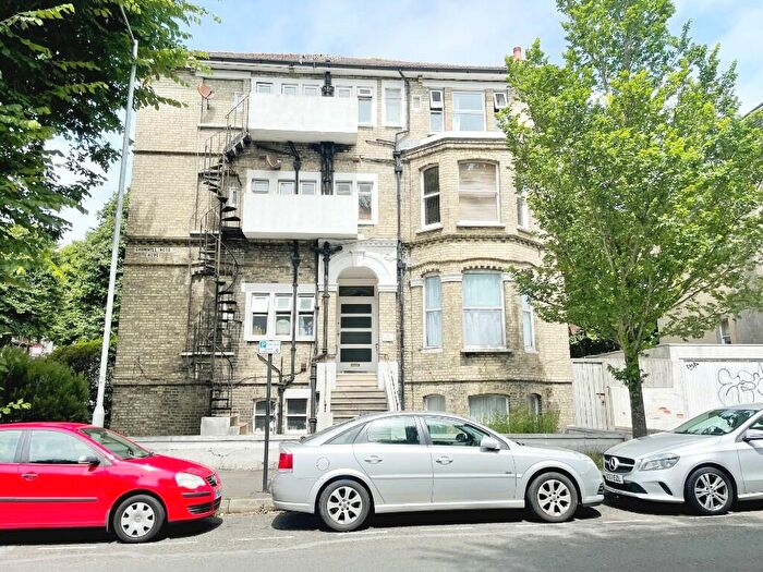 1 Bedroom Flat To Rent In Denmark Villas, Hove, East Sussex, BN3