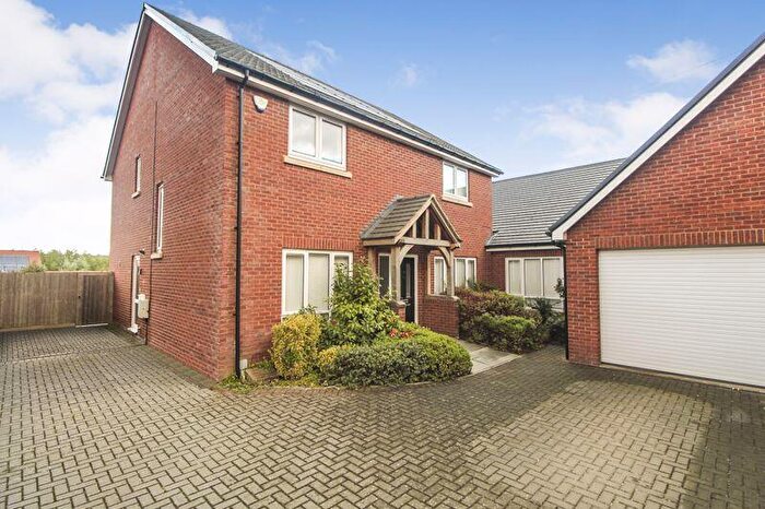 4 Bedroom Detached House For Sale In Swallow Close, Olney, MK46