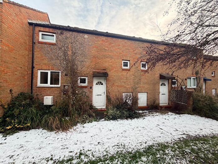 3 Bedroom Terraced House For Sale In Browney Path, Bedford, MK41