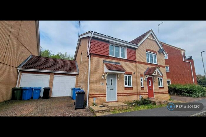 2 Bedroom Semi-Detached House To Rent In Abbots Way, Kettering, NN15