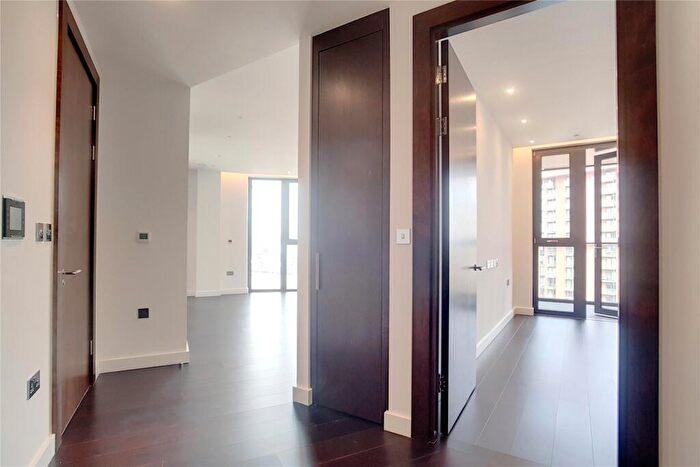 2 Bedroom Apartment To Rent In Haines House, The Residence, Nine Elms, SW11