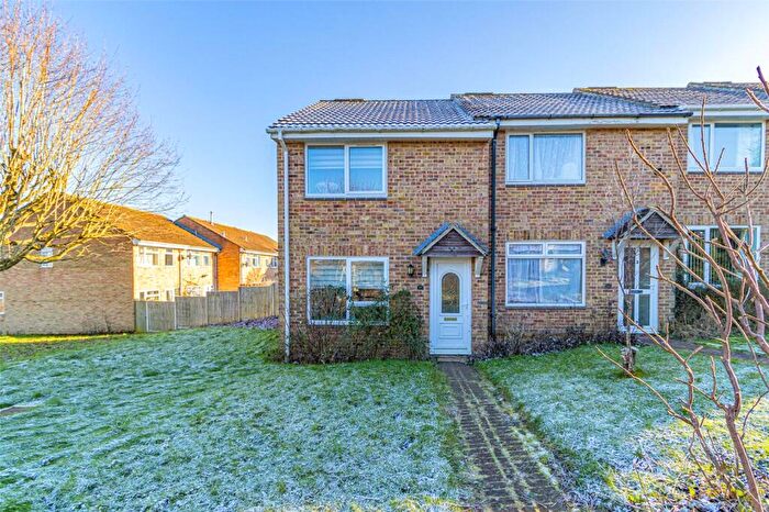 2 Bedroom End Of Terrace House To Rent In Knowlands, Highworth, Wiltshire, SN6