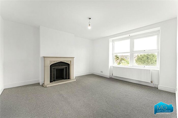 2 Bedroom Apartment To Rent In Mount View Road, Crouch End, London, N4