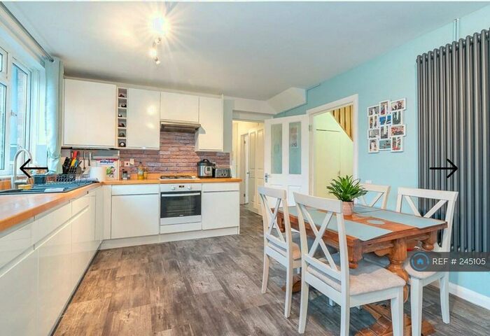 4 Bedroom Semi-Detached House To Rent In Allington Way, Maidstone, ME16