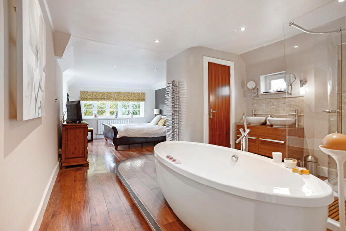4 Bedroom Detached House For Sale In Balcombe Road, Haywards Heath, RH16