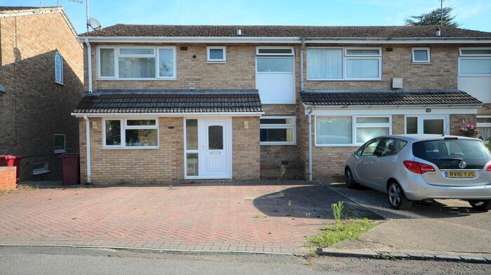 3 Bedroom Semi-Detached House To Rent In Galsworthy Drive, Caversham, RG4