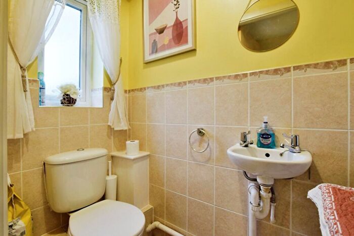 3 Bedroom End Of Terrace House For Sale In Epsom Avenue, Sale, Greater Manchester, M33