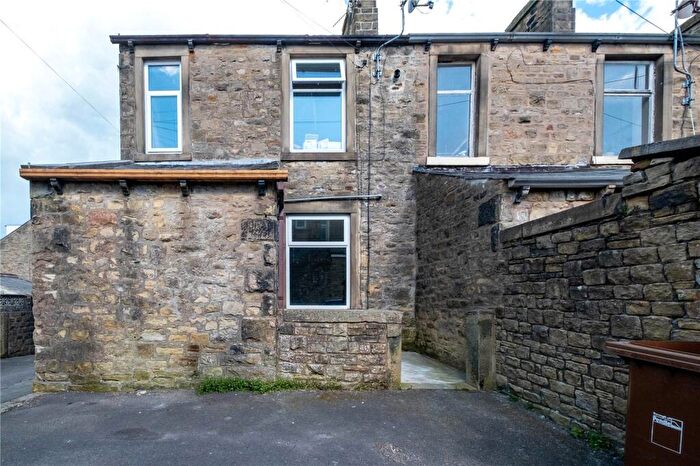 1 Bedroom Apartment To Rent In Essex Street, Barnoldswick, Lancashire, BB18