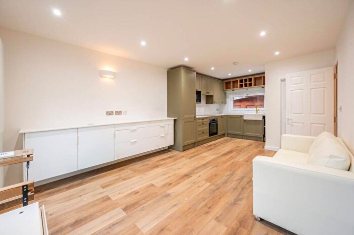 3 Bedroom Terraced House To Rent In Mews Street, St Katharine Docks, London, E1W