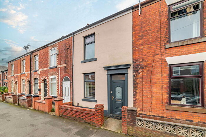 3 Bedroom Terraced House For Sale In Starkey Street, Heywood, OL10