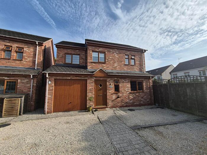 4 Bedroom Detached House For Sale In Browns Lane, Allesley, Coventry, CV5