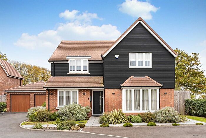 4 Bedroom Detached House For Sale In Ridgehill Rise, Shenley, WD7