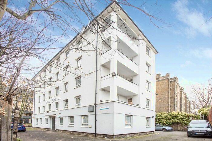 3 Bedroom Flat To Rent In Hendre Road, London, SE1