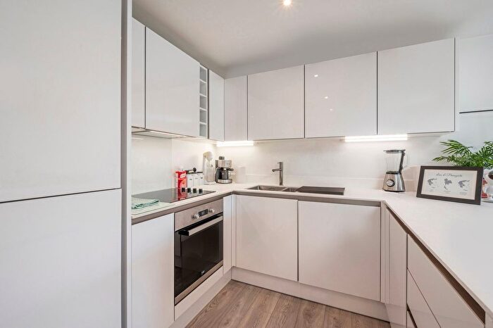 1 Bedroom Flat To Rent In Vantage Court, Old Kent Road, SE1