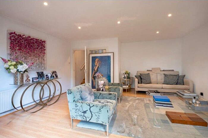 4 Bedroom End Of Terrace House For Sale In Meadowbank, Primrose Hill, London, NW3