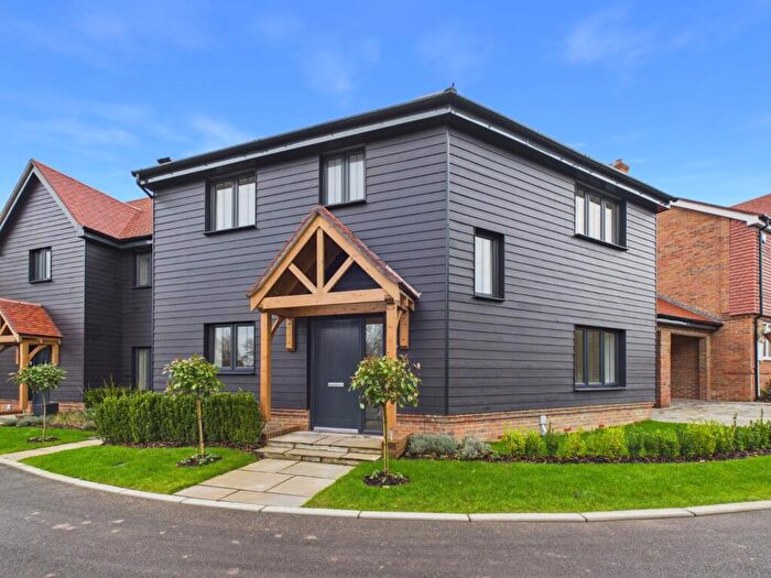 3 Bedroom Detached House For Sale In Thistley Close, Lyminge, Folkestone, Kent, CT18