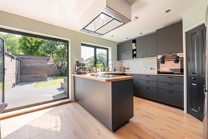 3 Bedroom Property For Sale In Marriott Road, Stratford, E15