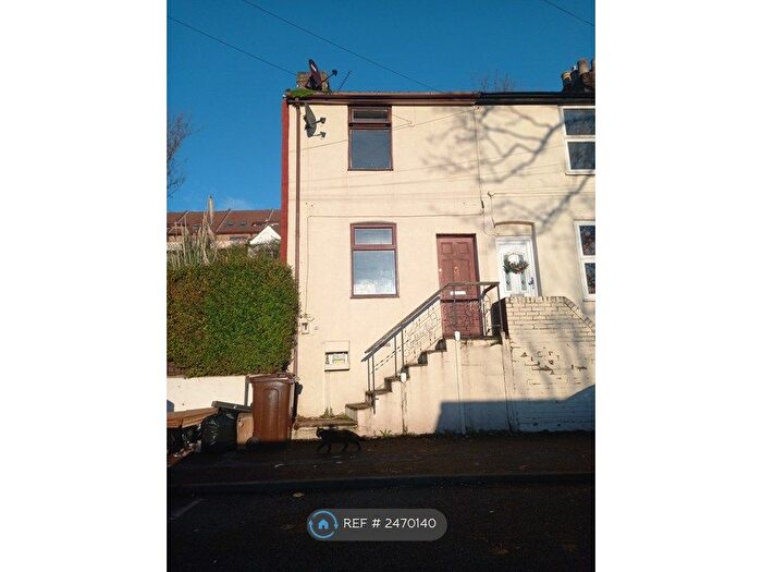 2 Bedroom Terraced House To Rent In Constitution Road, Chatham, ME5