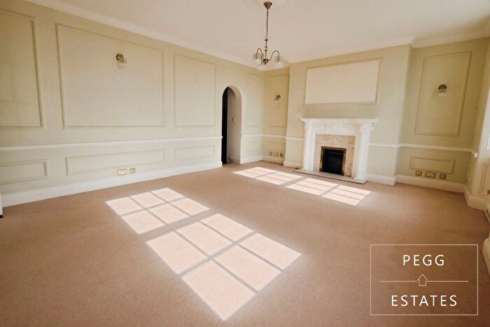 2 Bedroom Flat For Sale In Royal Marina Court, Beacon Terrace, Torquay, TQ1